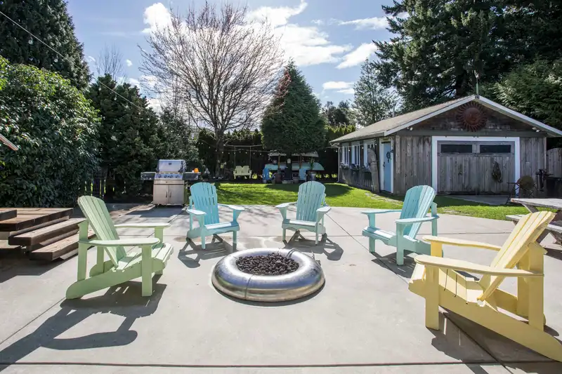 13852 COLDICUTT AVENUE - photo 3 of 40
