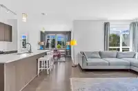312 617 SMITH AVENUE - thumbnail 2