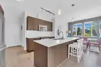 312 617 SMITH AVENUE - thumbnail 6