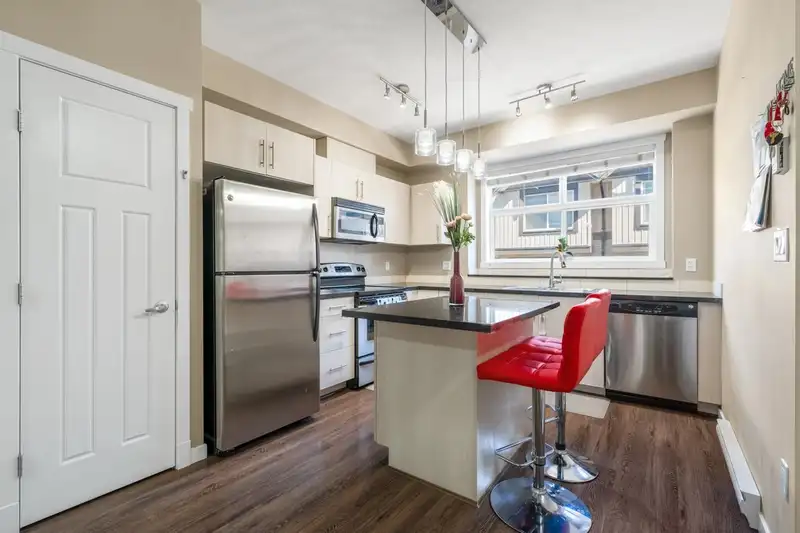 81 6123 138 STREET - photo 4 of 24