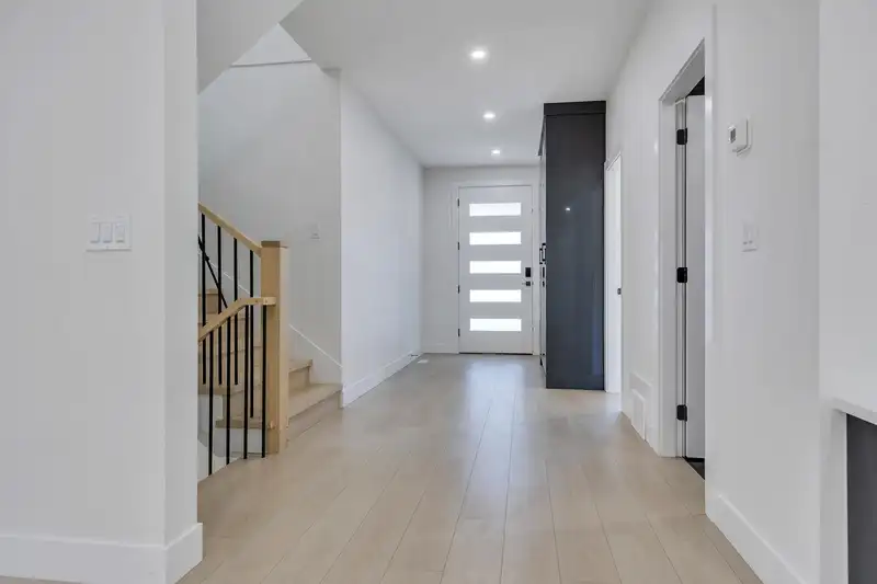1680A MCKENZIE ROAD - photo 3 of 40