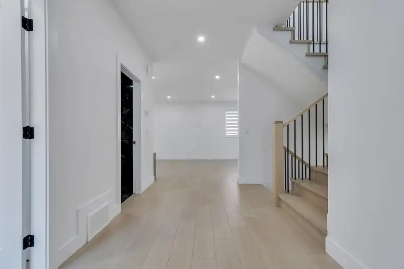 1680A MCKENZIE ROAD - photo 4 of 40