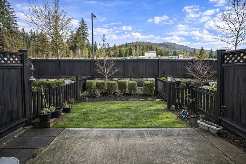 134 3565 BAYCREST AVENUE - photo 2 of 17