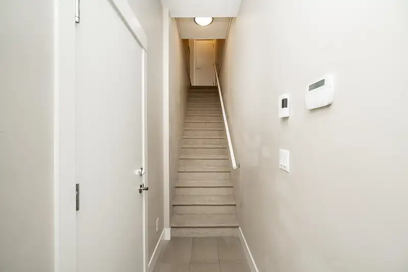 27 6088 BERESFORD STREET - photo 4 of 39
