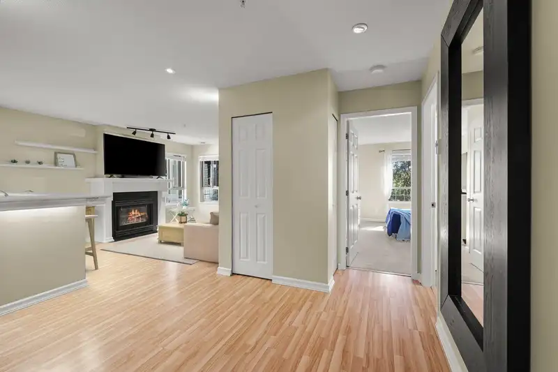 210 22025 48 AVENUE - photo 3 of 35