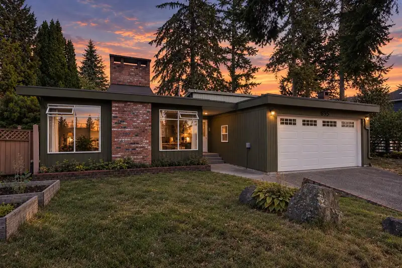 695 MACINTOSH STREET - photo 1 of 19