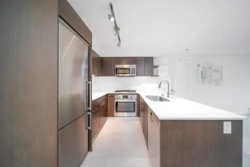 701 7888 ACKROYD ROAD - photo 3 of 32