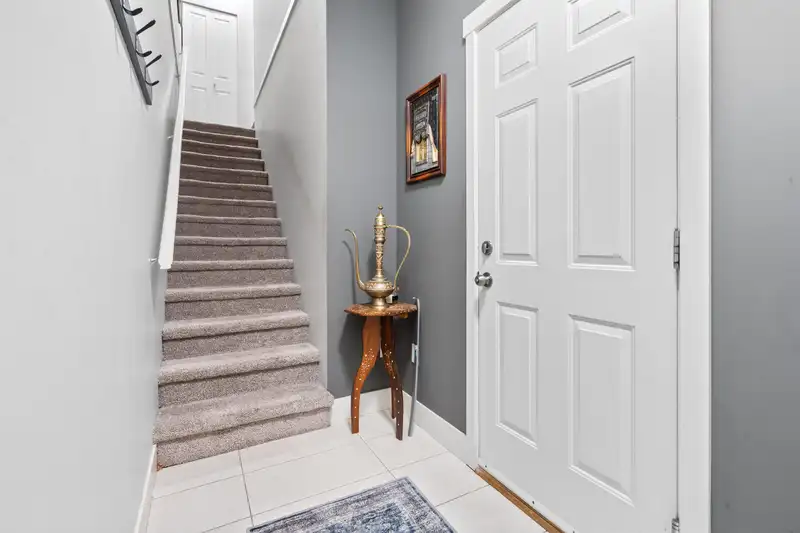 3 20326 68 AVENUE - photo 4 of 30