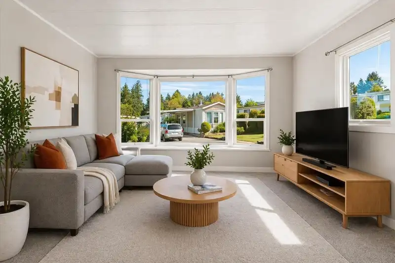 51 2035 MARTENS STREET - photo 3 of 13
