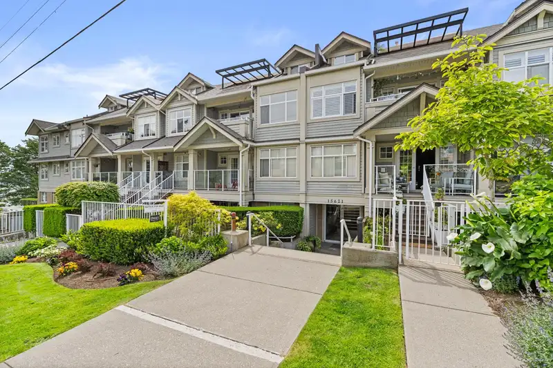 212 15621 MARINE DRIVE - photo 3 of 39