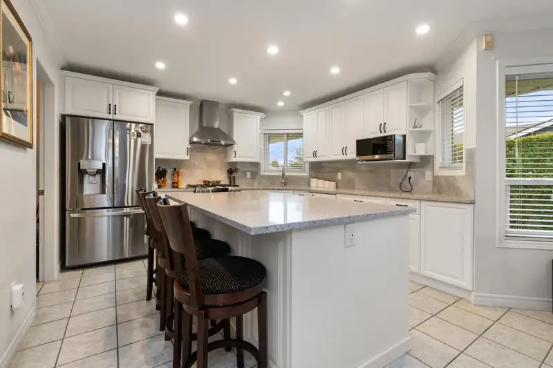 6792 HENRY STREET - photo 4 of 29