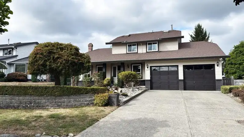 18875 57 AVENUE - photo 1 of 29