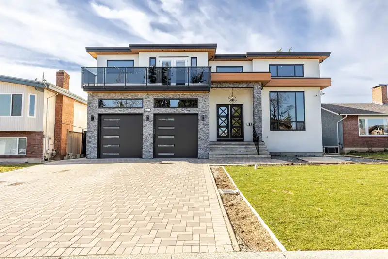 3265 SATURNA CRESCENT - photo 4 of 38