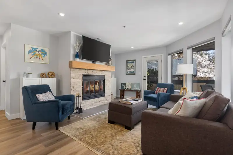 2 4637 BLACKCOMB WAY - photo 2 of 24