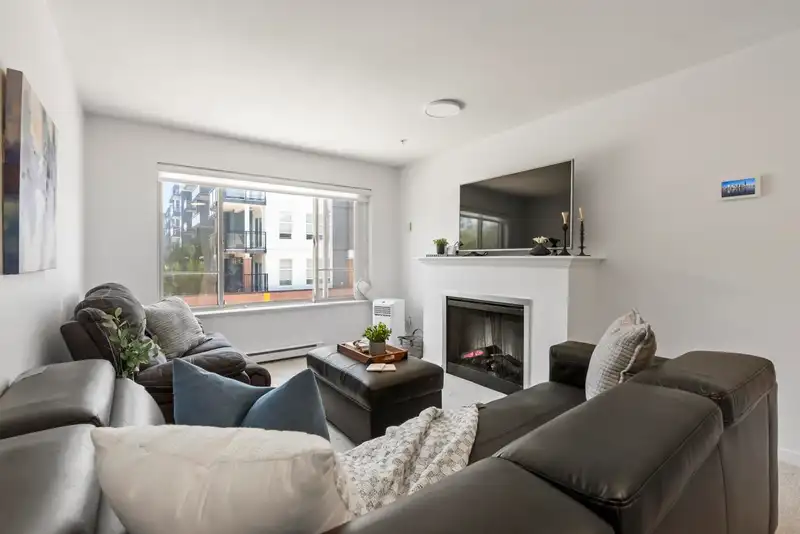 20 5388 201A STREET - photo 2 of 37
