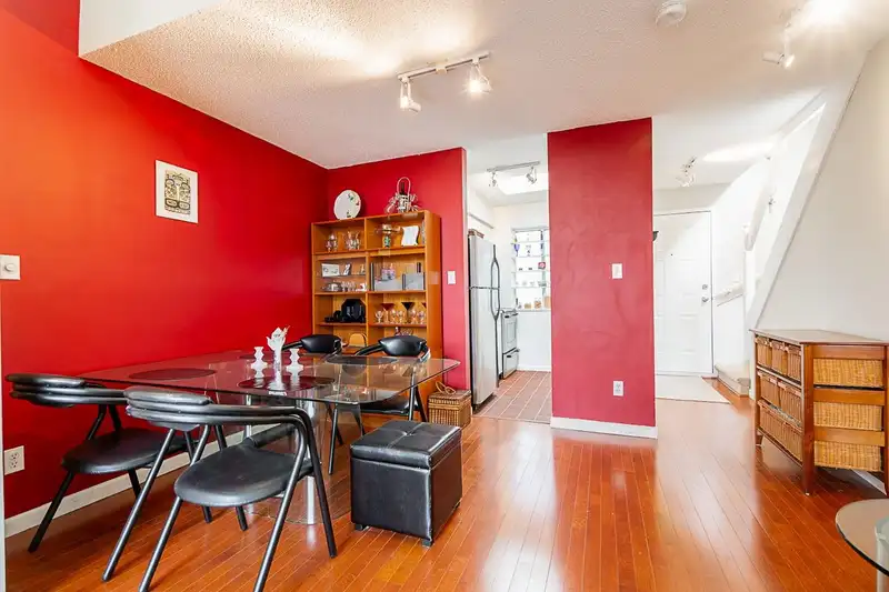 304 592 W 16TH AVENUE - photo 4 of 37