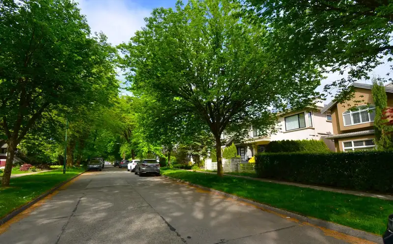 4347 W 13TH AVENUE - photo 2 of 40