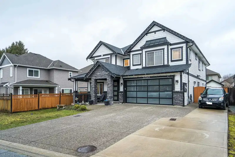32565 SALSBURY AVENUE - photo 3 of 33