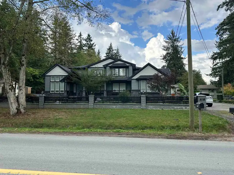 17761 96 AVENUE - photo 4 of 9