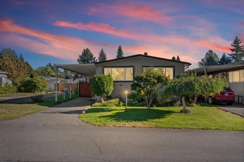 44 31313 LIVINGSTONE AVENUE - photo 1 of 31