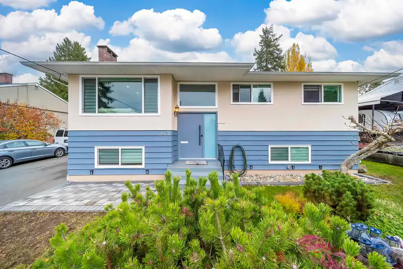 9476 DAWSON CRESCENT - photo 1 of 39