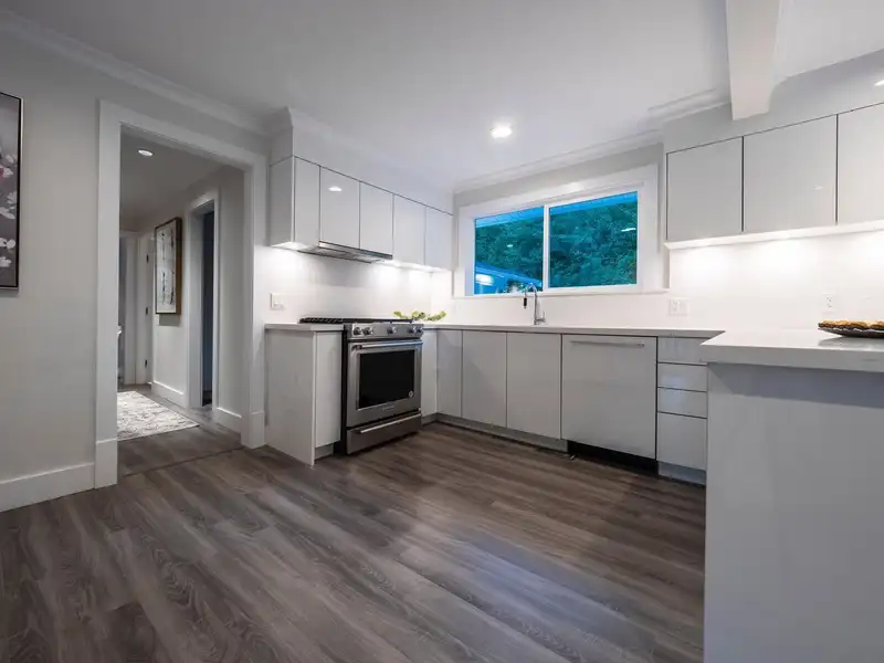 638 KING GEORGES WAY - photo 3 of 21