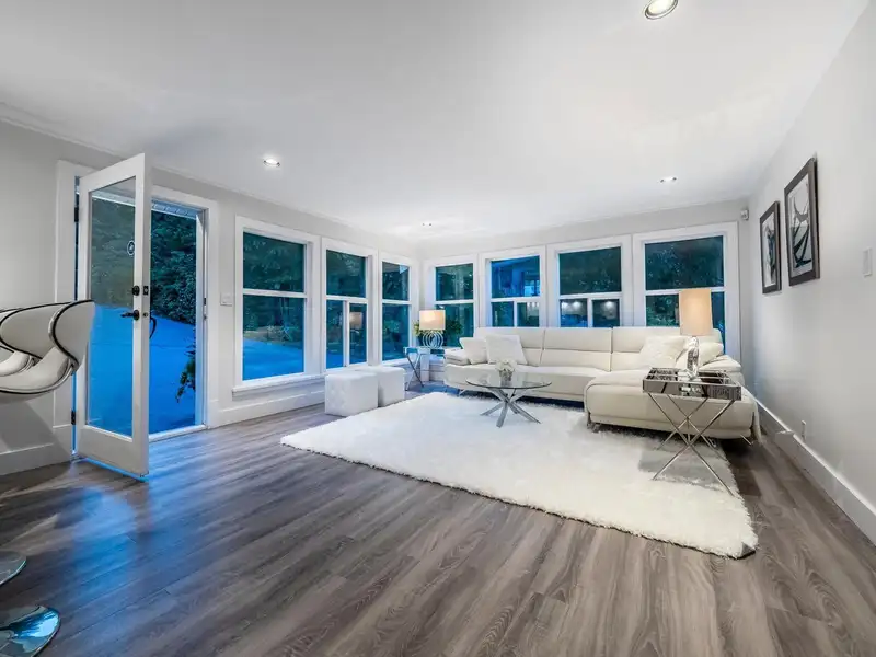 638 KING GEORGES WAY - photo 4 of 21