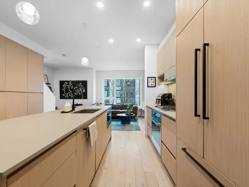 5 528 E 2ND STREET - photo 4 of 39