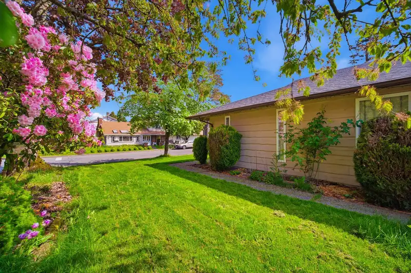 11420 DANIELS ROAD - photo 3 of 27