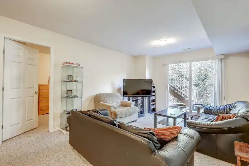 14 1108 RIVERSIDE CLOSE - photo 3 of 40
