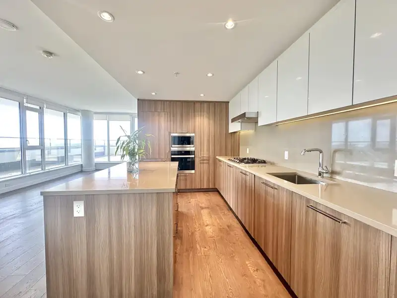 1005 3280 CORVETTE WAY - photo 4 of 31