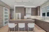 730 E 11TH AVENUE - thumbnail 2