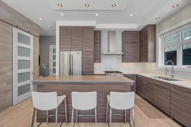 730 E 11TH AVENUE - photo 2 of 29