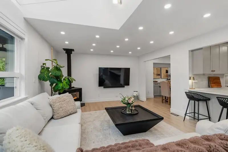 8805 DELCOURT CRESCENT - photo 2 of 29
