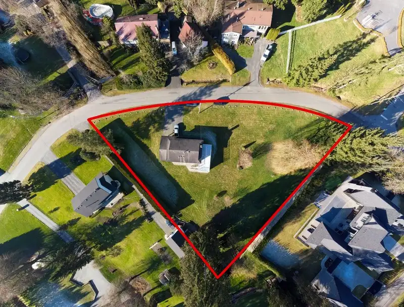 7986 227 CRESCENT - photo 3 of 40