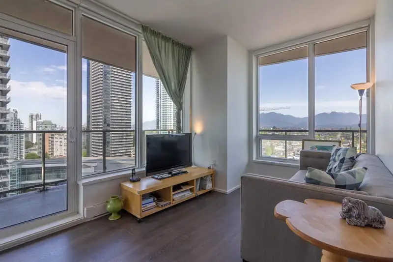 1607 4650 BRENTWOOD BOULEVARD - photo 4 of 40