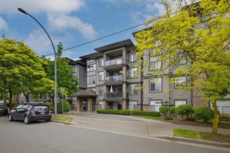 403 2068 SANDALWOOD CRESCENT - photo 1 of 38