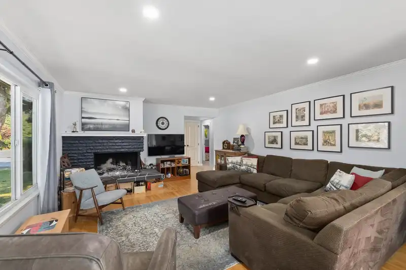 6530 DUNBAR STREET - photo 4 of 24