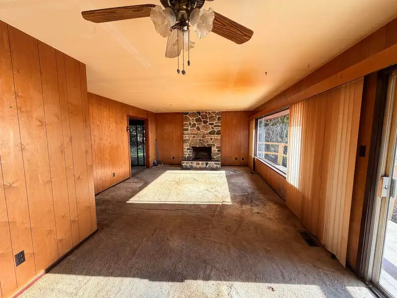 8131 REDROOFFS ROAD - photo 2 of 18