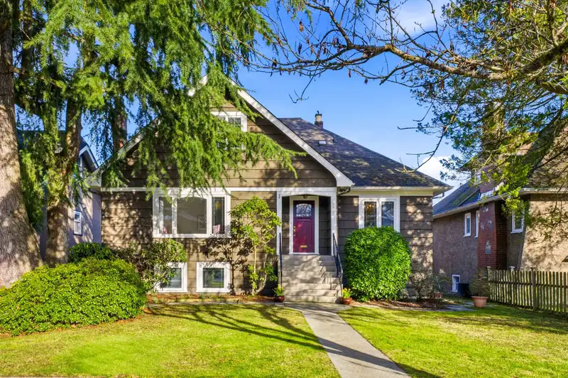2865 W 30TH AVENUE - photo 1 of 39