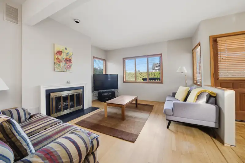 2865 W 30TH AVENUE - photo 3 of 39