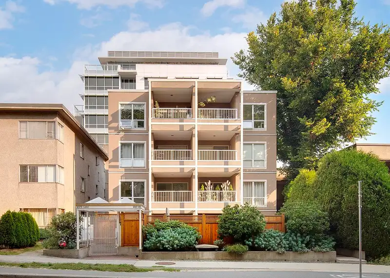 203 985 W 10TH AVENUE - photo 1 of 24