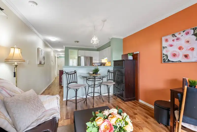 202 868 KINGSWAY WAY - photo 4 of 14