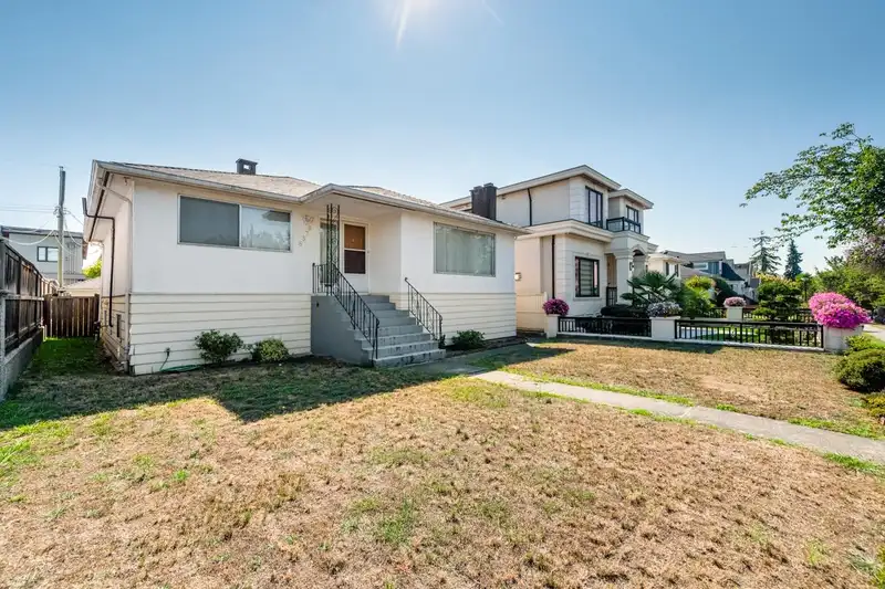 6758 KILLARNEY STREET - photo 2 of 30