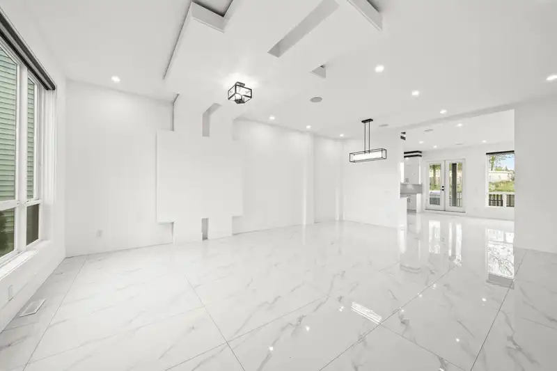 2540 TERMINAL COURT - photo 3 of 40