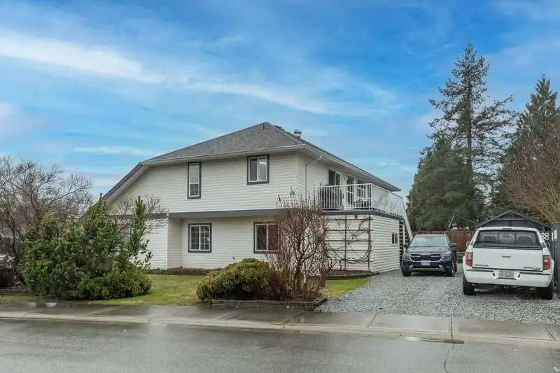 33753 BEST AVENUE - photo 2 of 28