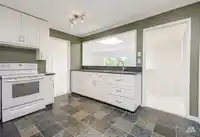 5105 8A AVENUE - thumbnail 2