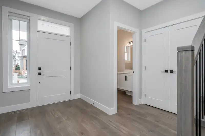 20517 76 AVENUE - photo 4 of 40