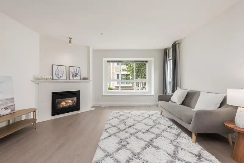 8431 JELLICOE STREET - photo 4 of 40