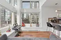 301 5000 IMPERIAL STREET - thumbnail 2